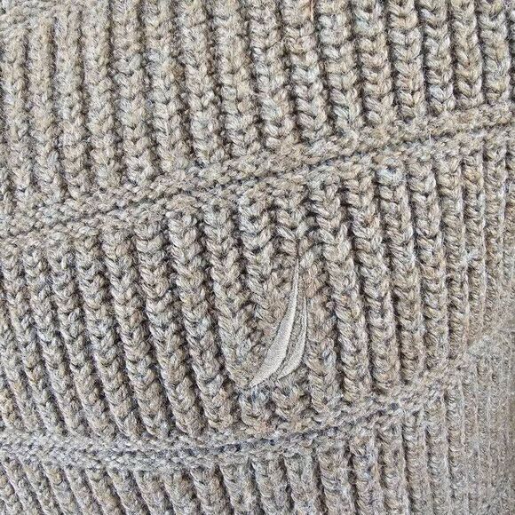 Nautica Men’s Sweater L Green V Neck Heavy Knit Cotton Blend NWT - Picture 5 of 7
